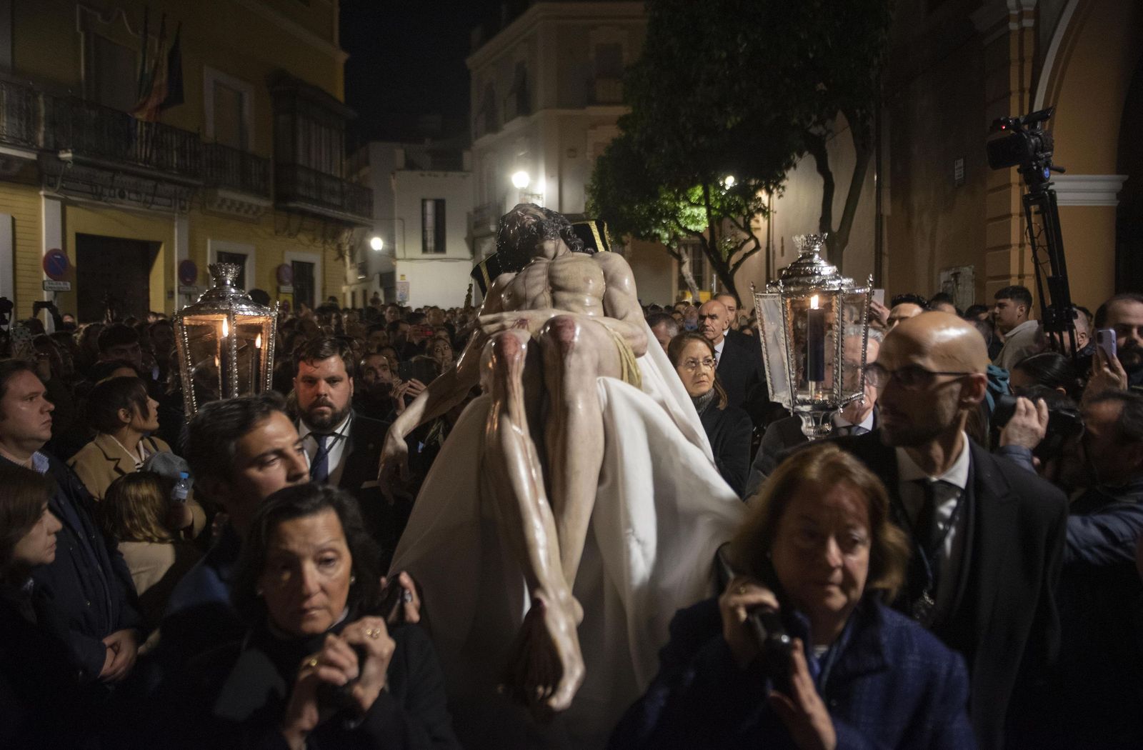 Cristo de la Caridad, de la Hermandad de Santa Marta.