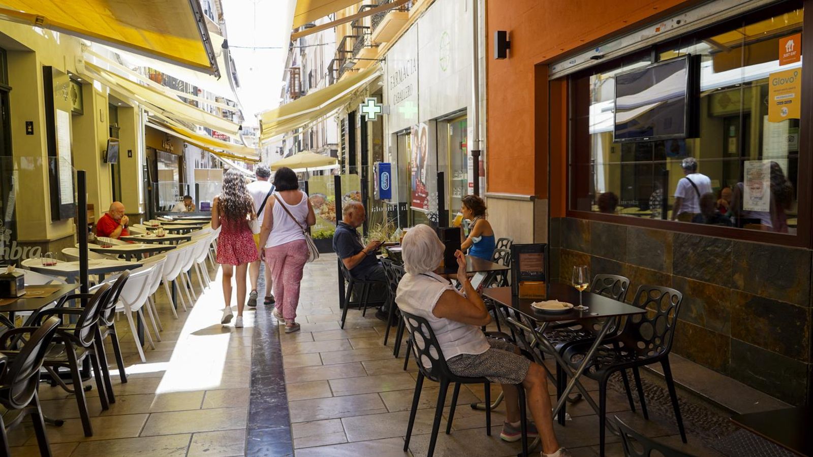 La calle Navas, una de las más saturadas de terrazas de la ciudad.