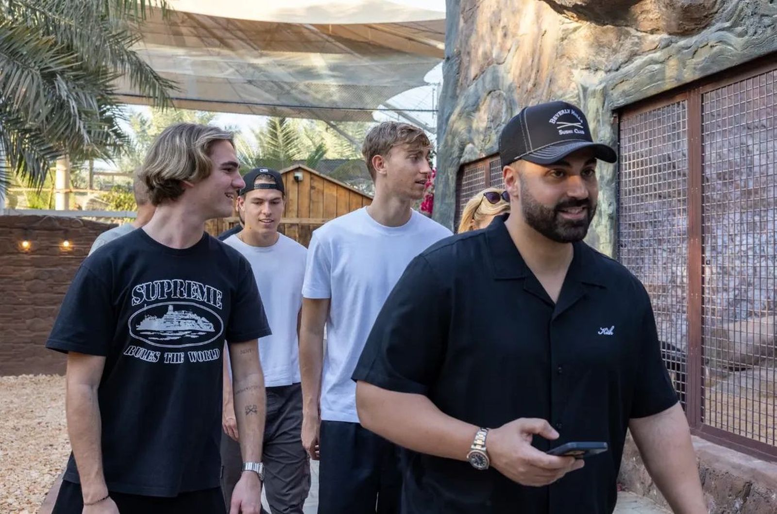 Las exóticas vacaciones de Dean Huijsen