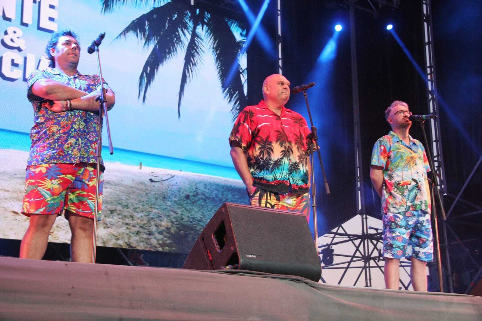 Comandante Lara (Luis Lara), en el centro, junto a Vicente Ruidos (izq.) y Jesús Tapias.