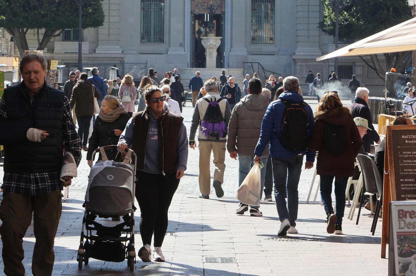 Seis de cada diez andaluces cree que en Andalucía se vive mejor que en otras comunidades.