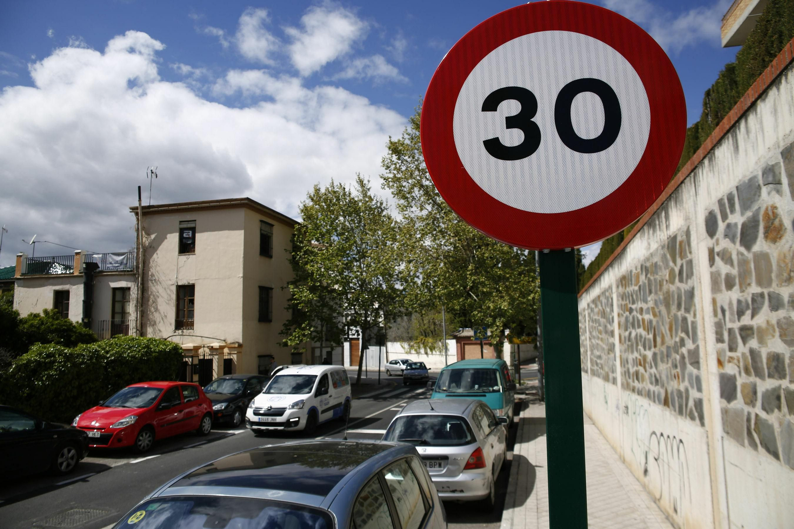 La limitación a 30 km/h en toda la ciudad, derogada por imposible