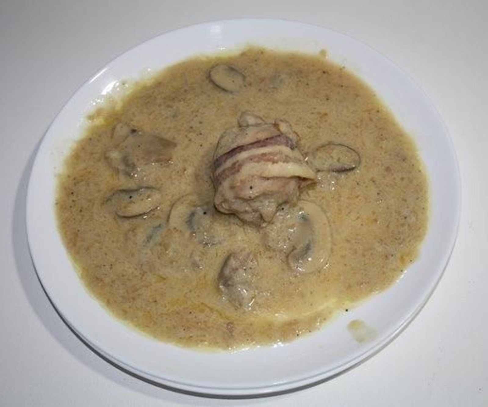 Pollo guisado con josefitas.