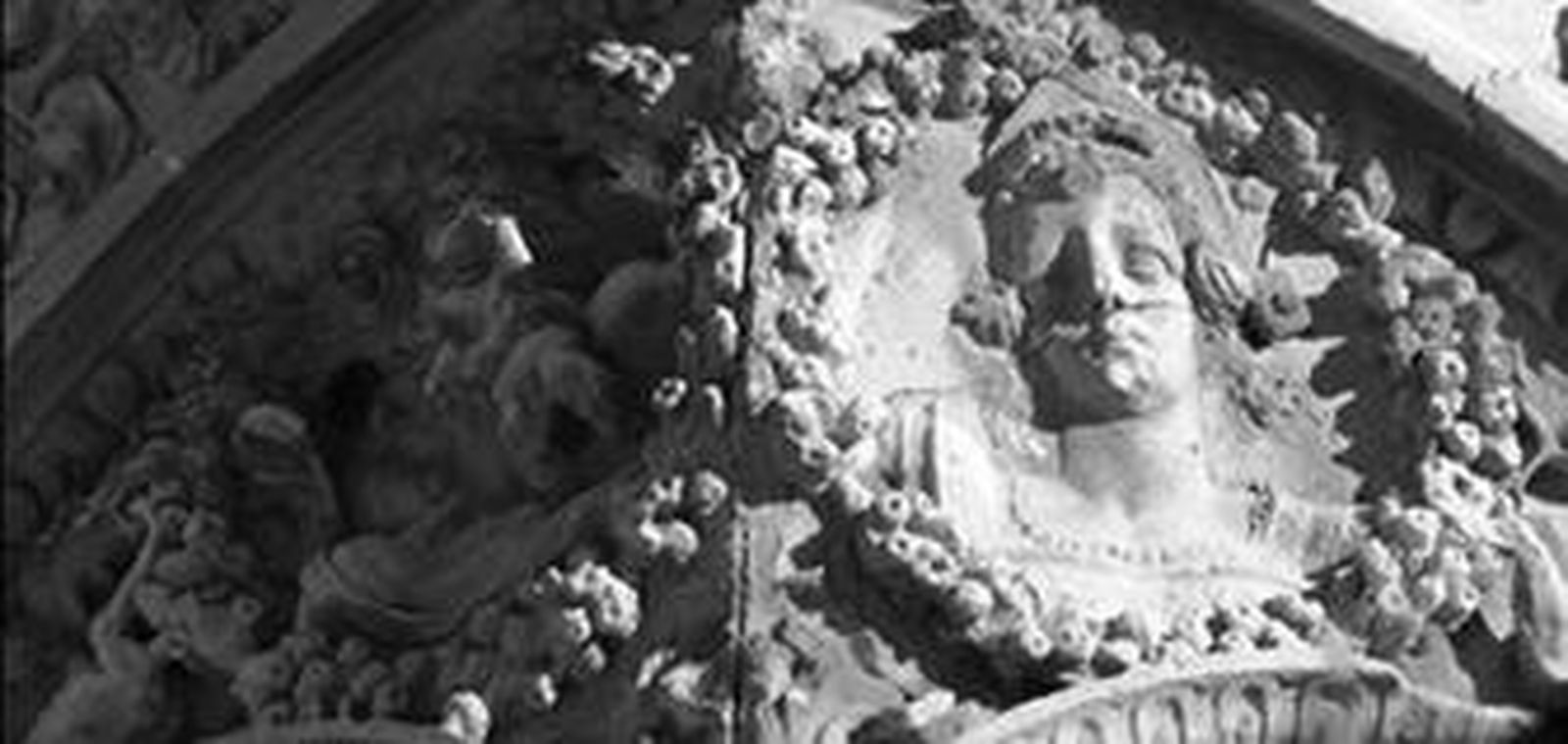 Rapto de Proserpina. Arriba, Palacio de Ponce de León.