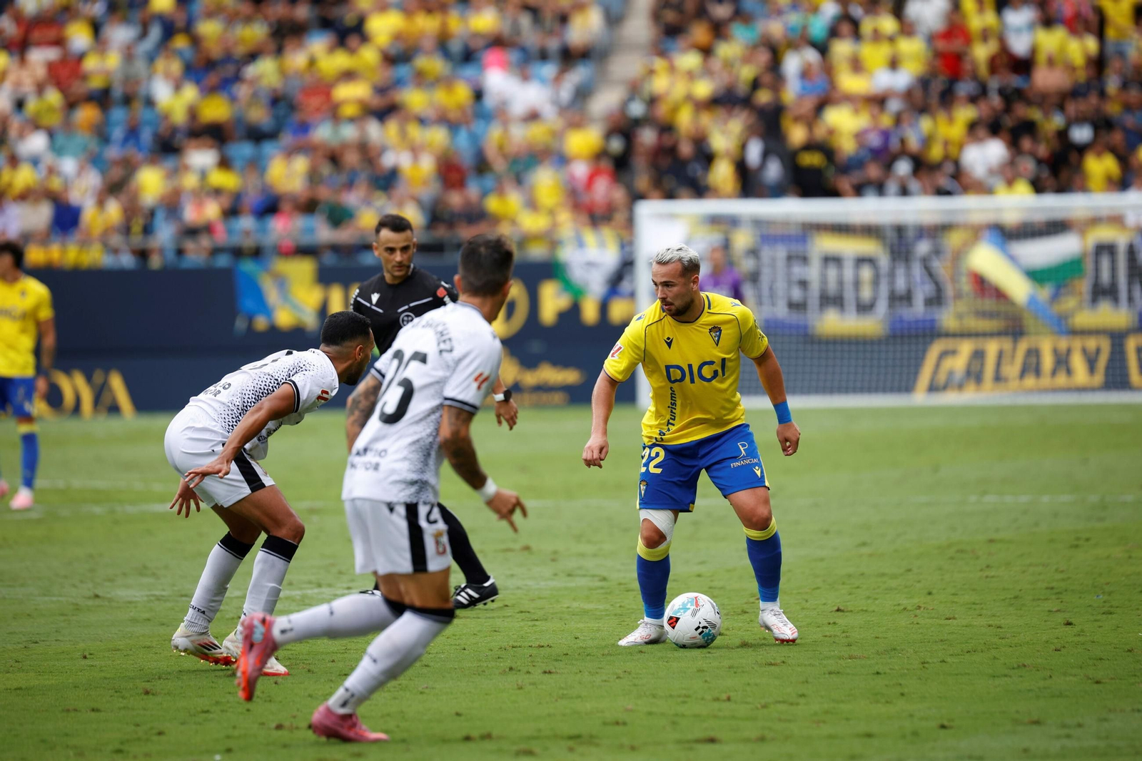 Ontiveros durante el Cádiz-Ceuta.