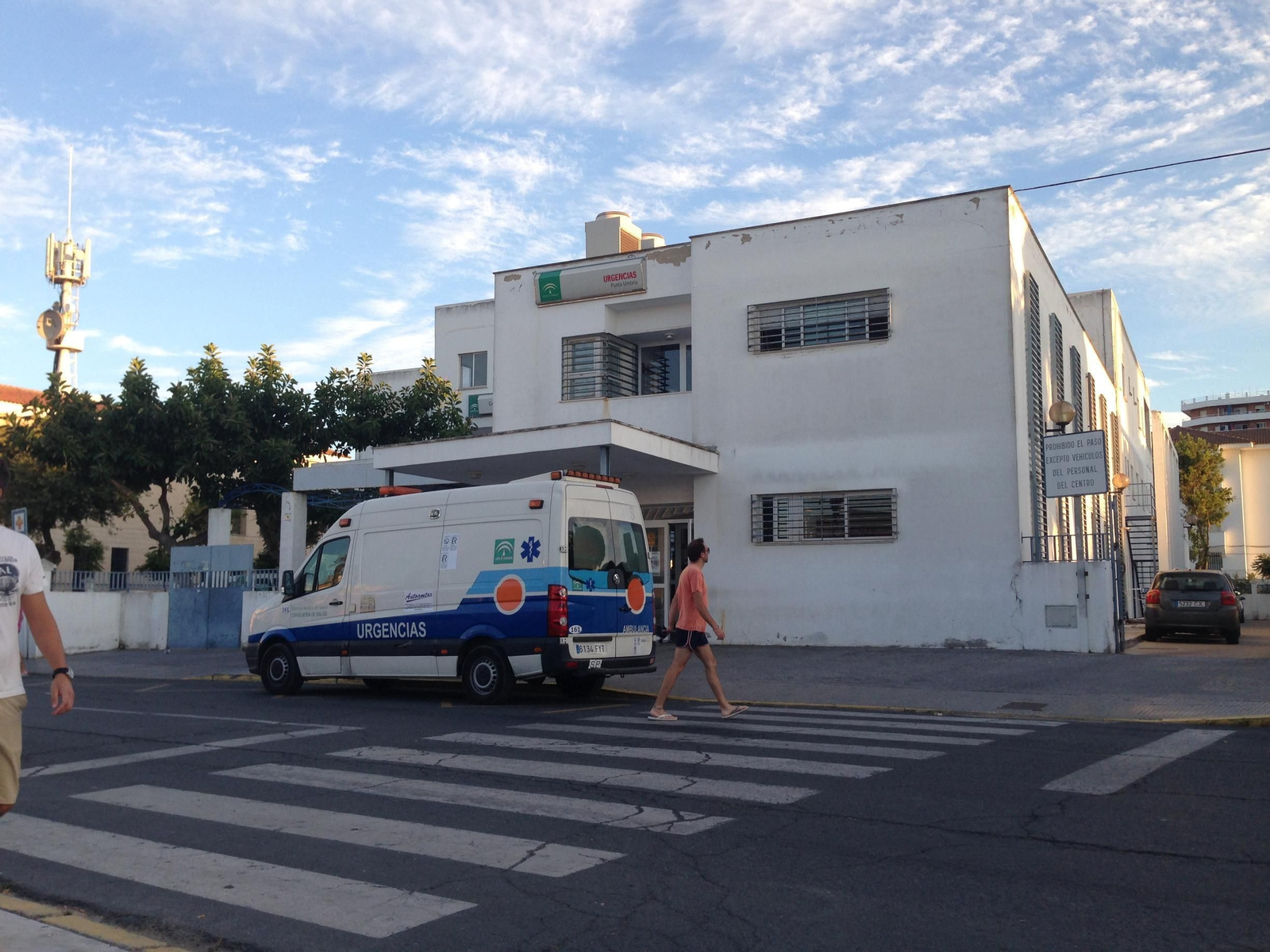 Fachada del centro de salud de Punta Umbría.