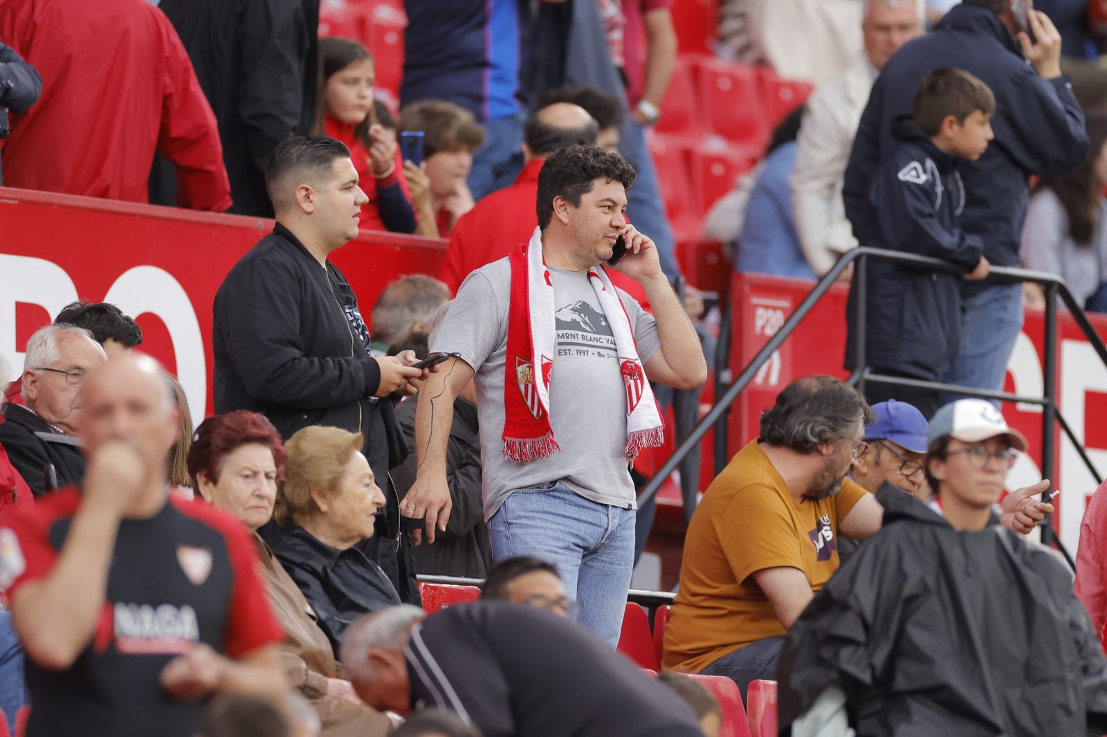 Búscate en las fotos del Sevilla-Madrid