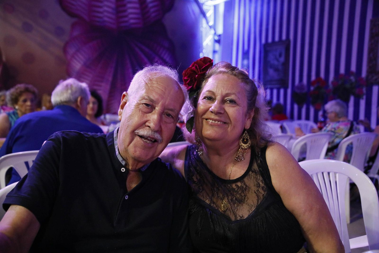 Las mejores imágenes del homenaje a los mayores en la caseta municipal de Almería