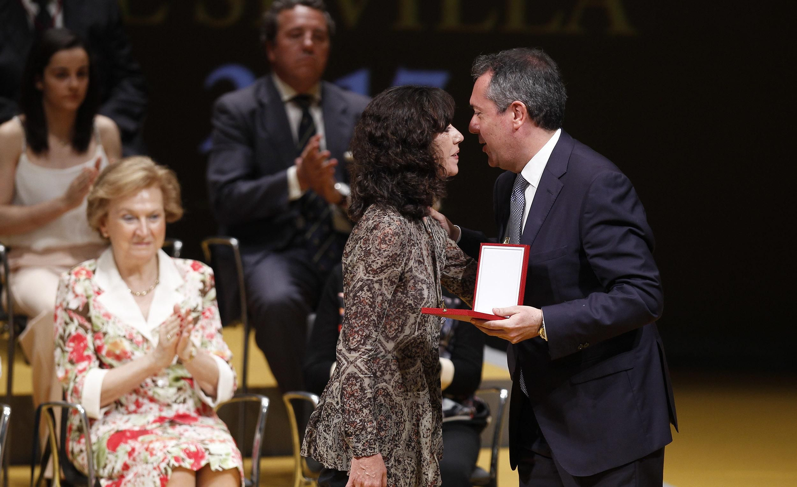 La entrega de las medallas de Sevilla, en imágenes