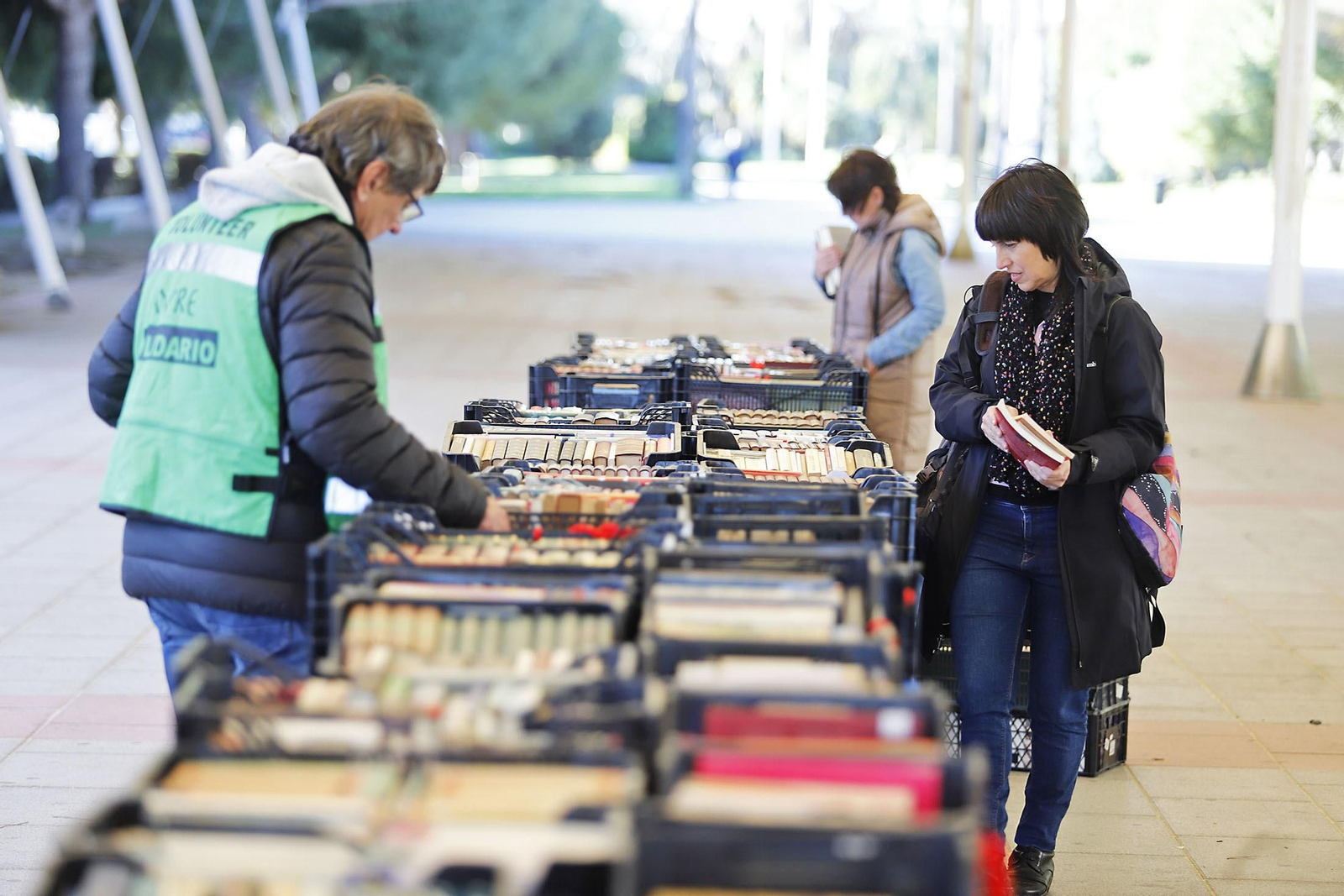 Imágenes del mercadillo solidario de Ayre en Huelva