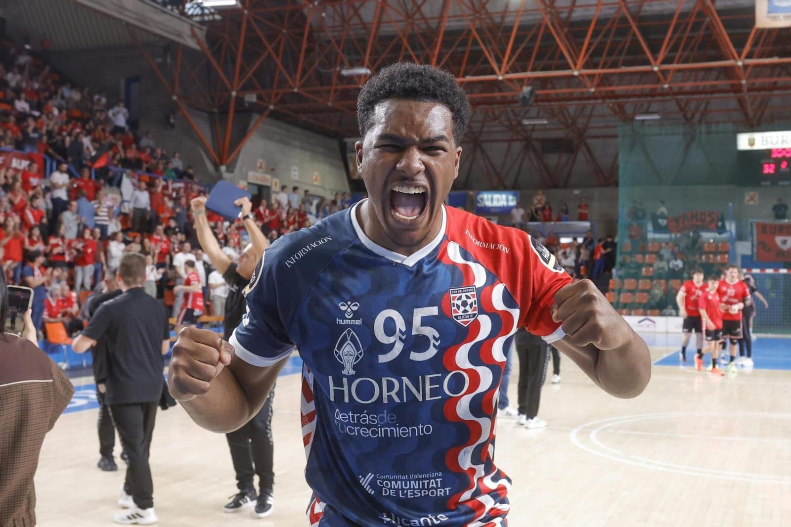 Caue, con el Alicante.