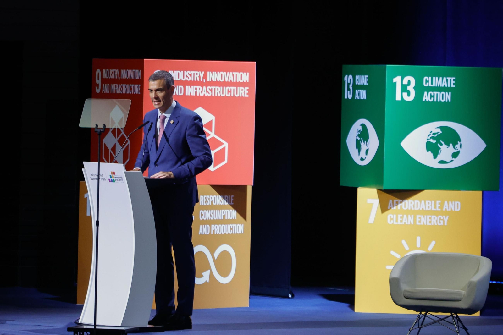 Las fotos de la primera jornada de la cumbre de la ONU en Sevilla
