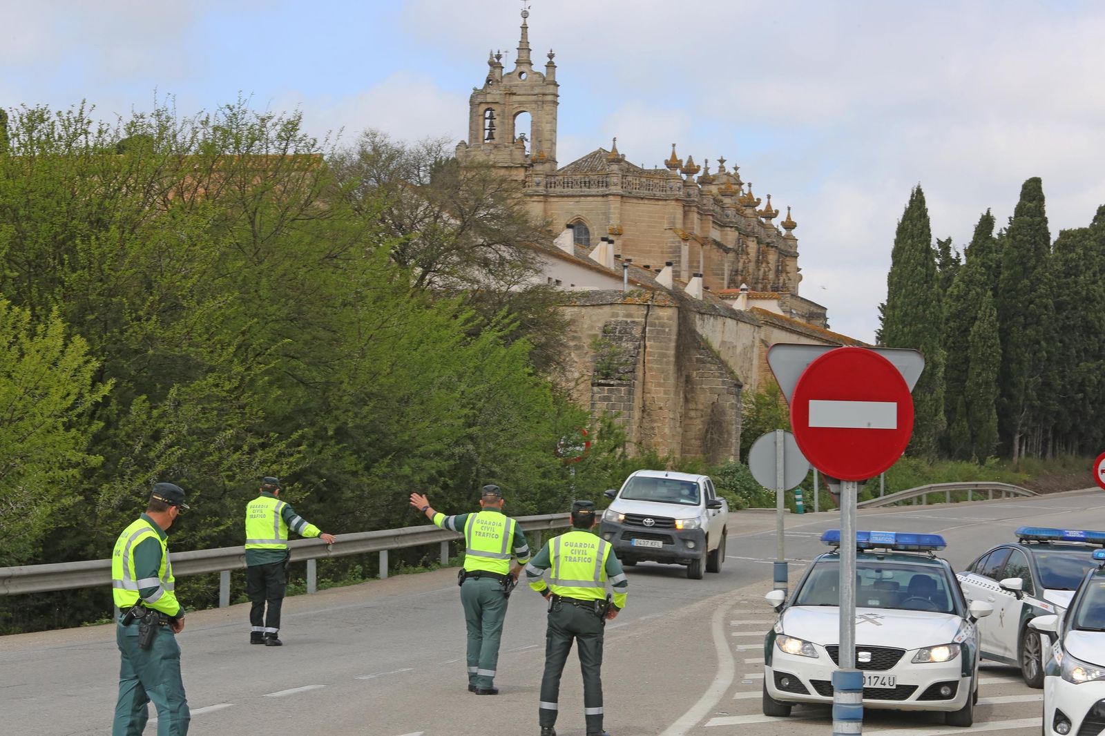 Control de la Guardia Civil en La Cartuja, en el inicio de la A-381 donde ocurrieron los hechos.
