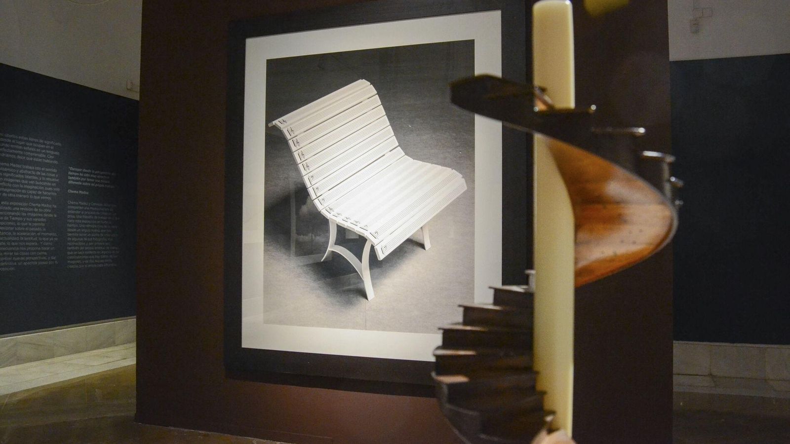 Dos de las piezas de la muestra de Madoz en Gran Capitán.