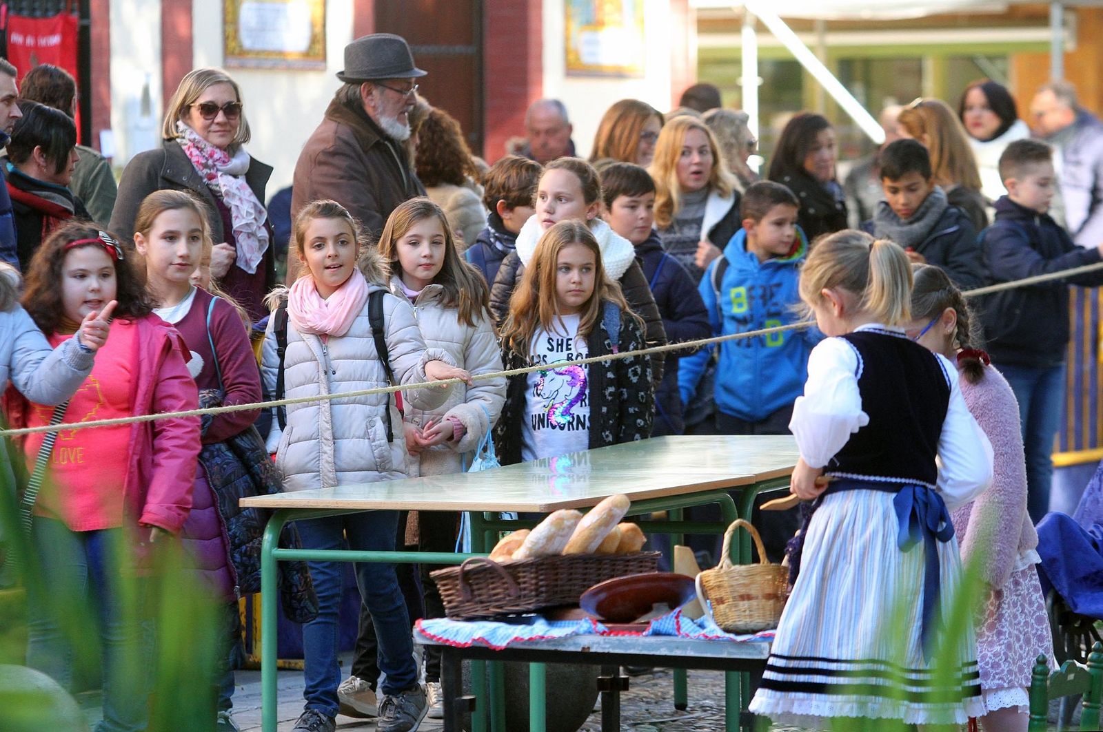 Imágenes del Belén viviente del Colegio María Inmaculada.