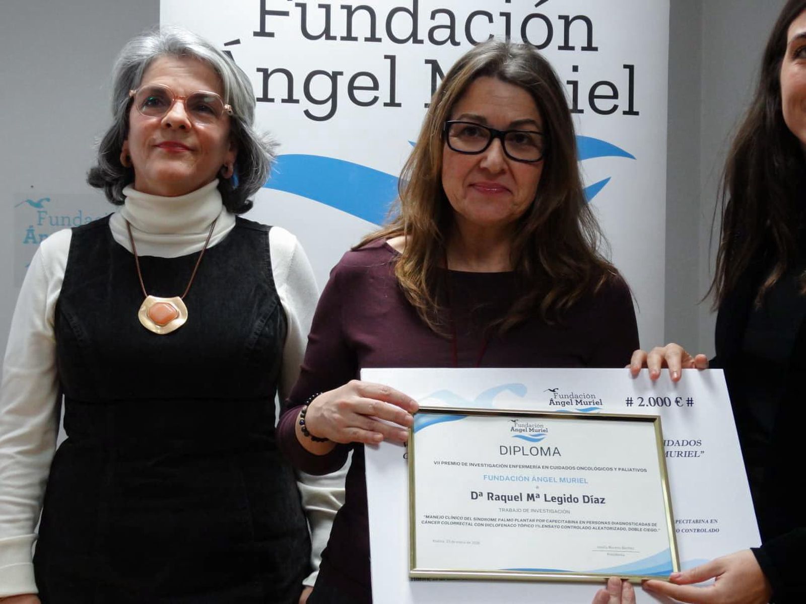 Fotografías de la entrega del VII Premio de Enfermería en Cuidados Oncológicos y Paliativos