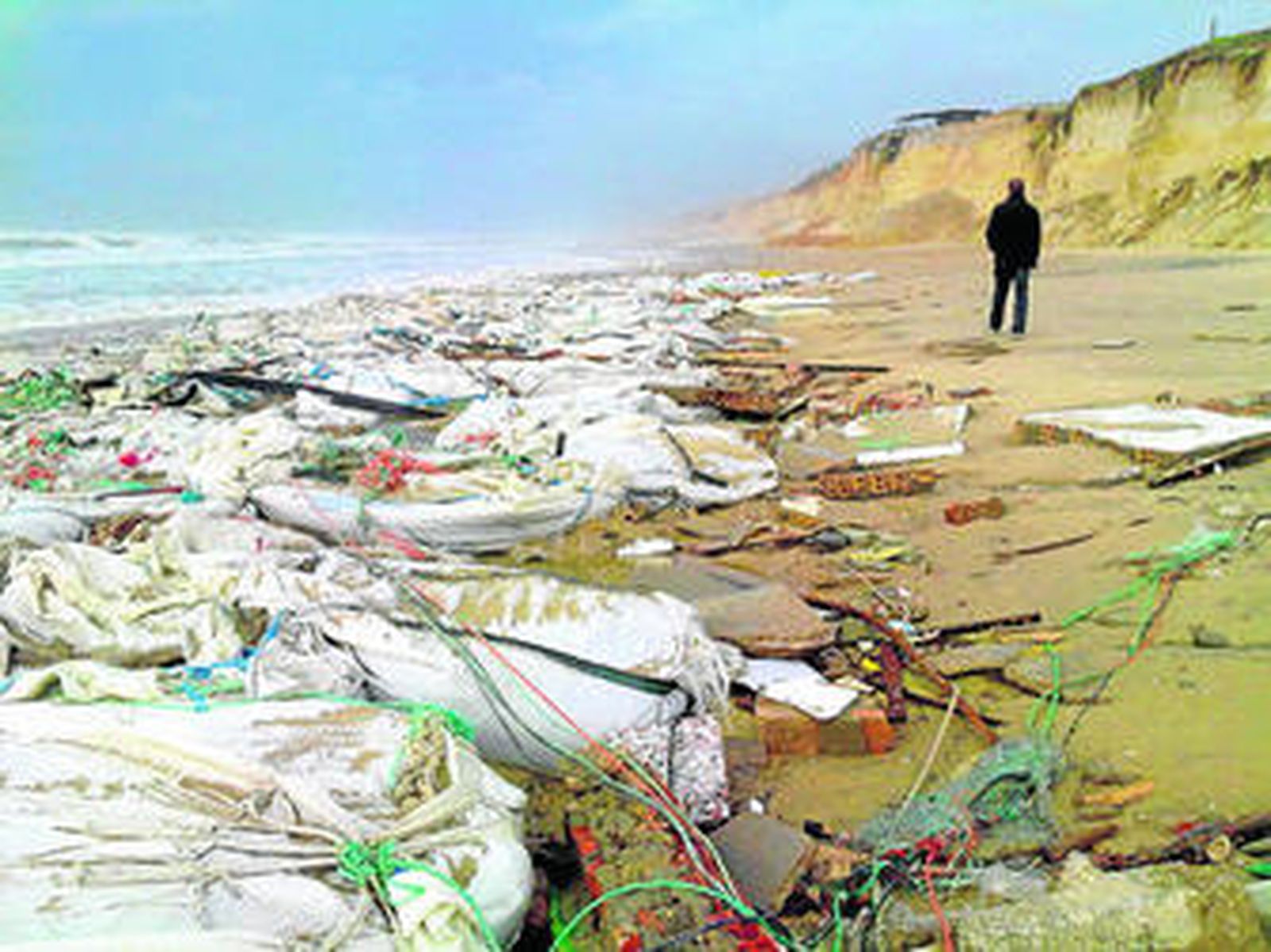 Una de las secuelas de los vientos huracanados en Campofrío.