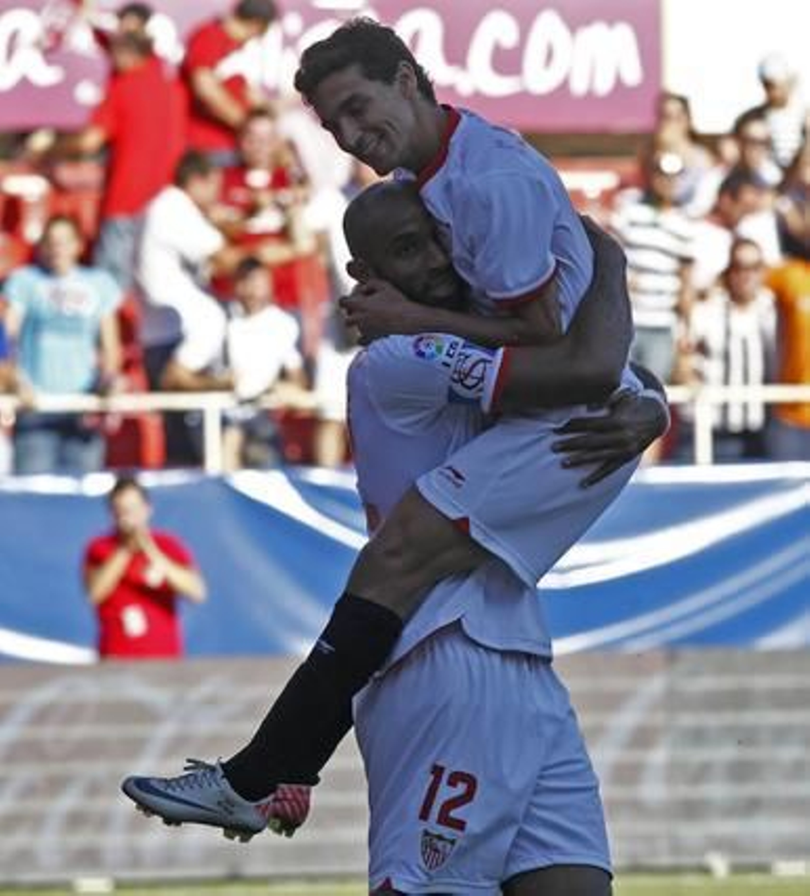 El Sevilla vence al Valencia en casa pese a jugar más de 20 minutos con nueve jugadores (1-0). / Antonio Pizarro