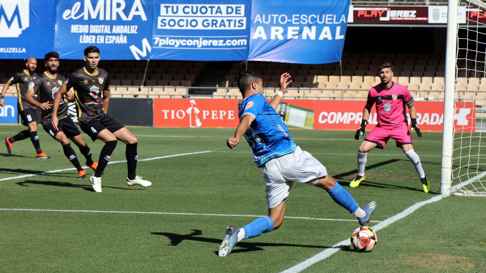 Imágenes del Xerez DFC - Conil CF en Chapín