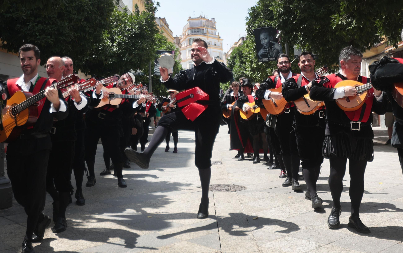 Pasacalles del Certamen de Tunas 'Ciudad de Jerez'