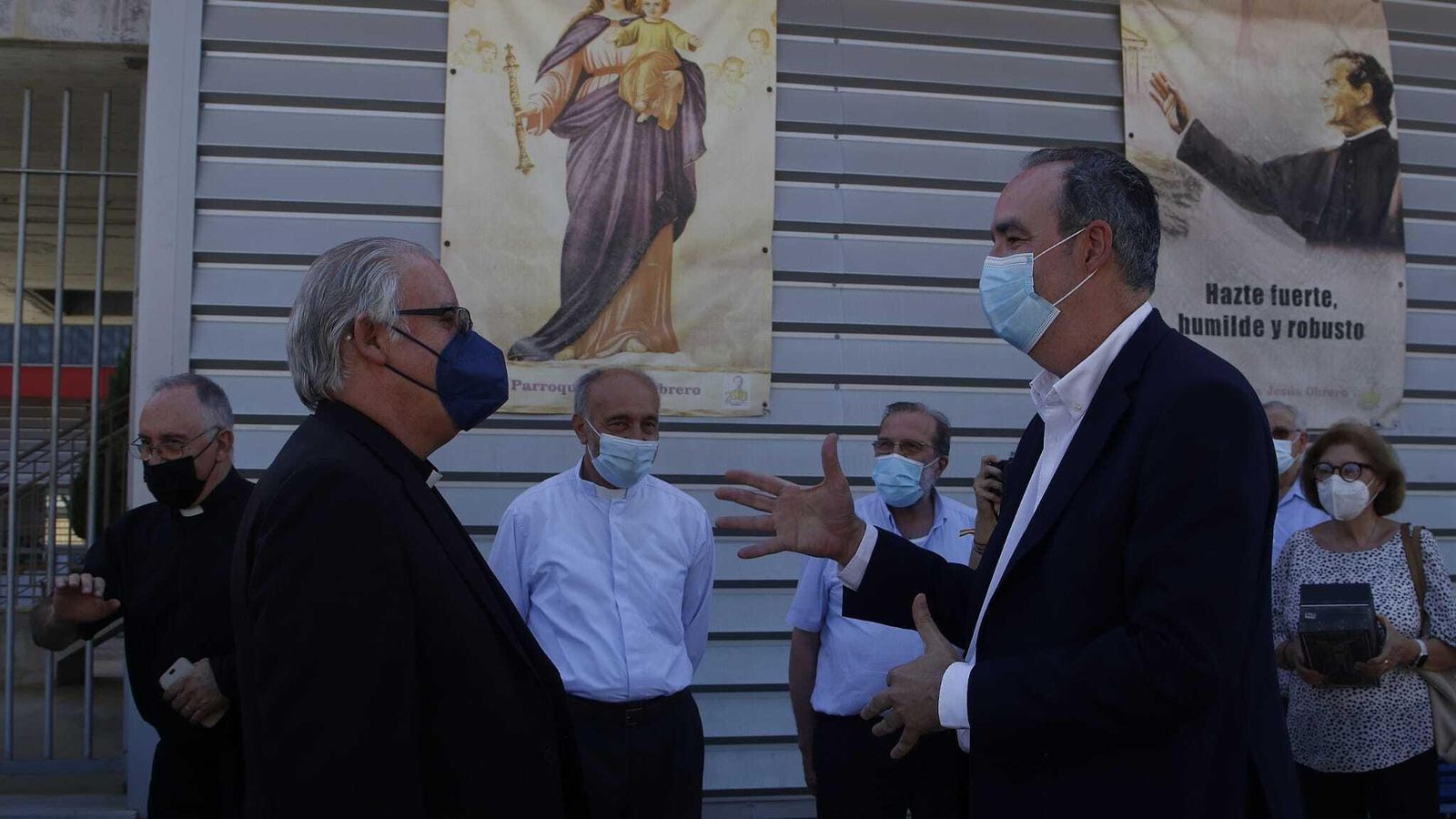 El arzobispo, José Ángel Saiz, y el comisionado, Jaime Bretón.