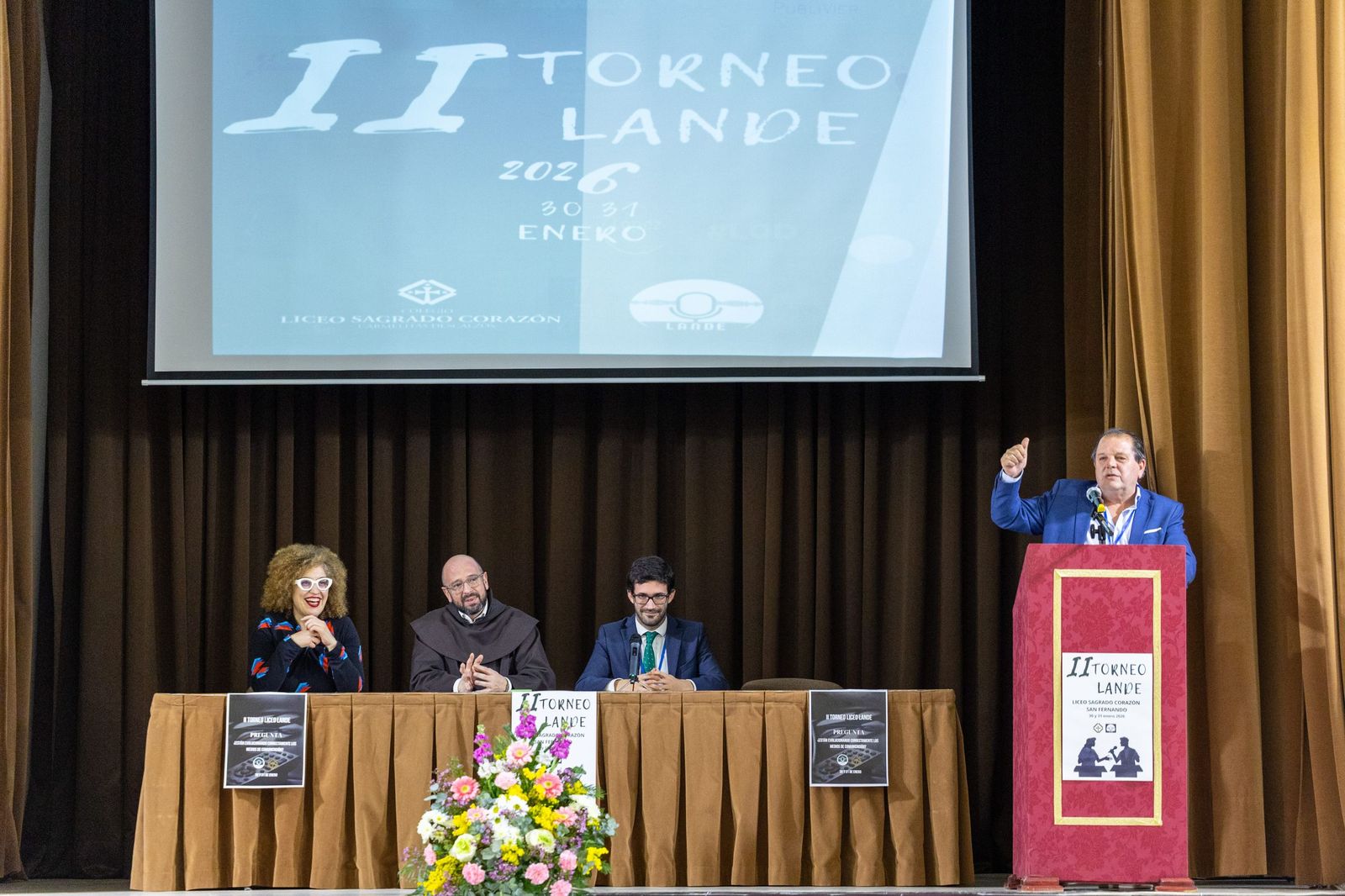 Las imágenes del torneo de la Liga Andaluza de Debate Escolar celebrada en el Liceo de San Fernando
