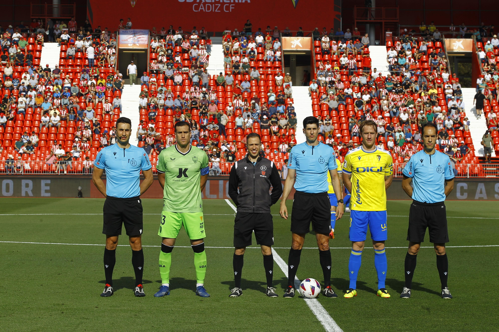 Imágenes de la gran victoria del Almería ante el Cádiz por 6 a 1