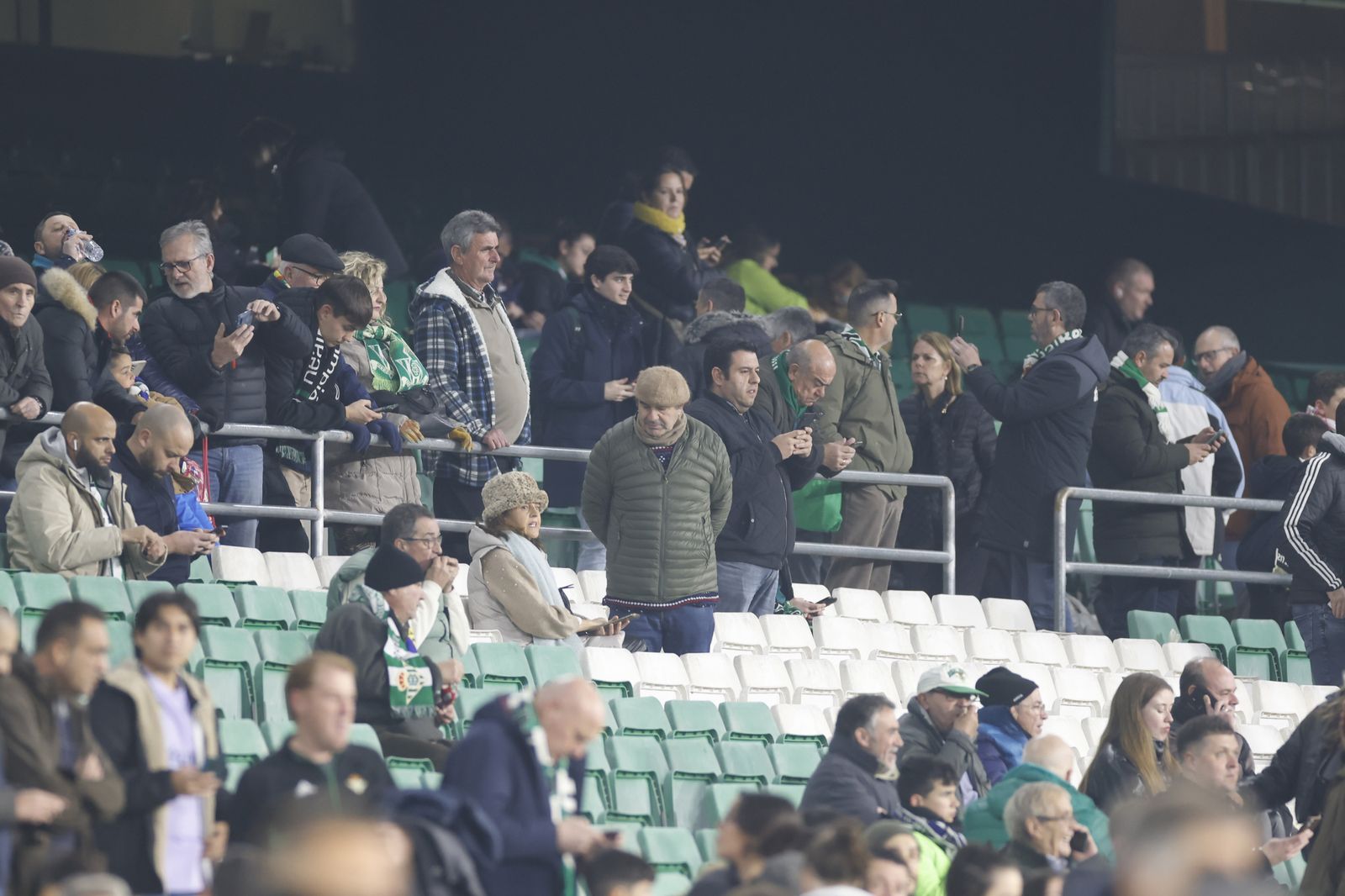 Búscate en las fotos del Betis-Barcelona