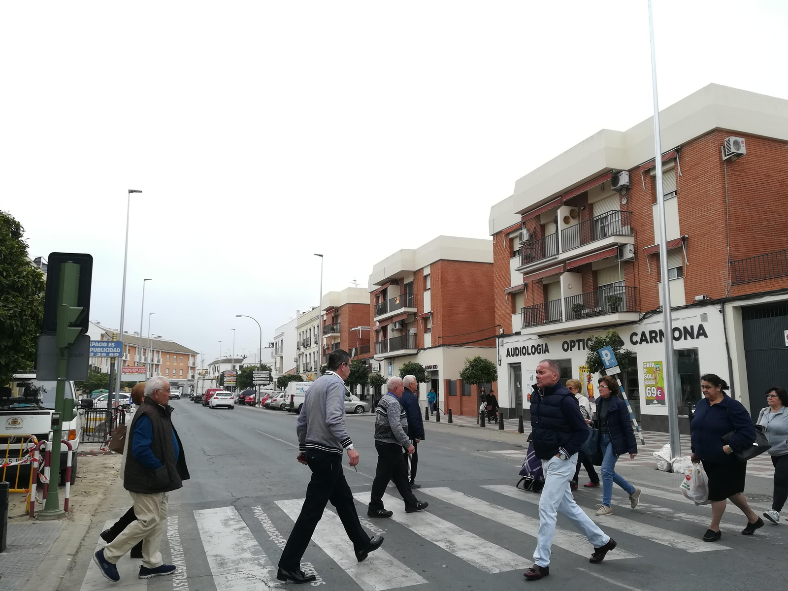 Paso de peatones en la avenida de Santa Ana de Palma del Río.
