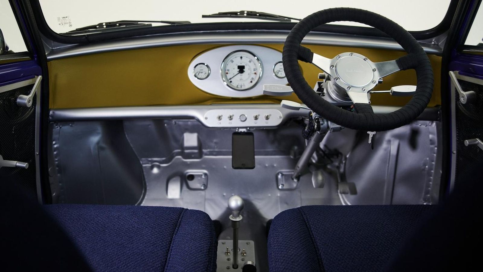 Si bien la base se mantiene, dentro de este programa Mini Recharged se han introducido numerosos cambios respecto al modelo original también en el interior.