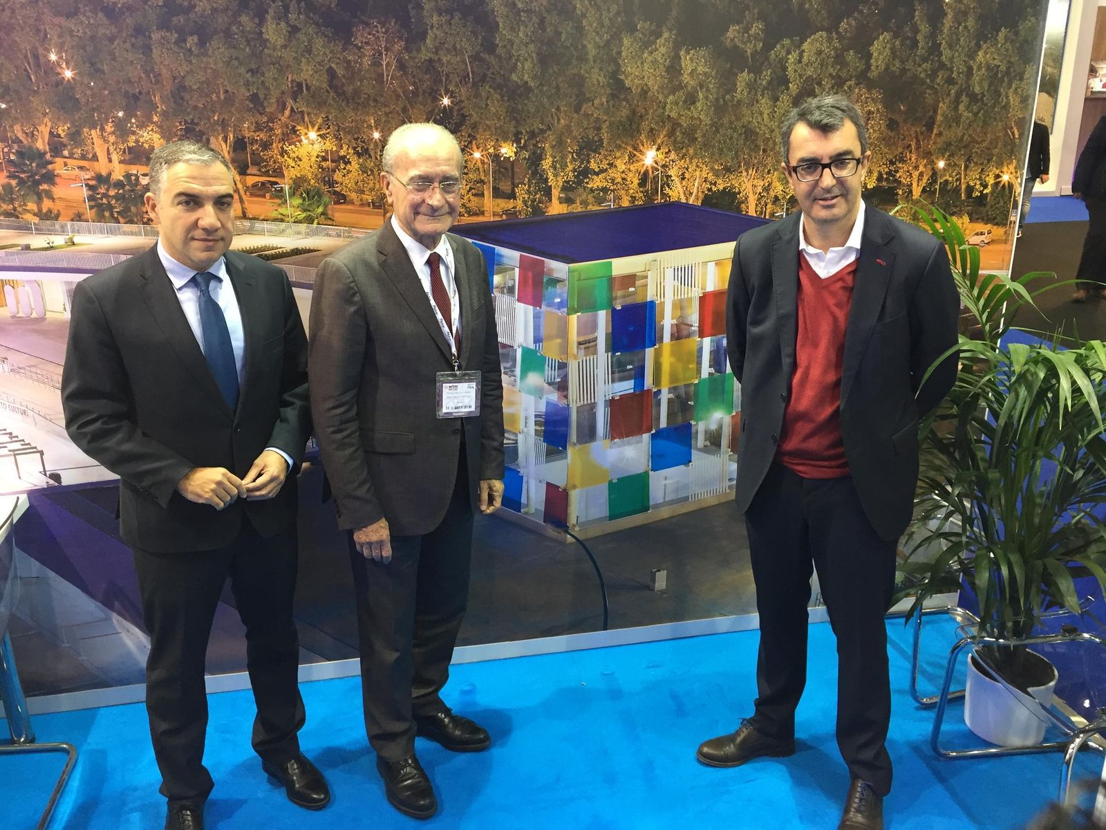 Elías Bendodo, Francisco de la Torre y Javier Guillén, ayer.