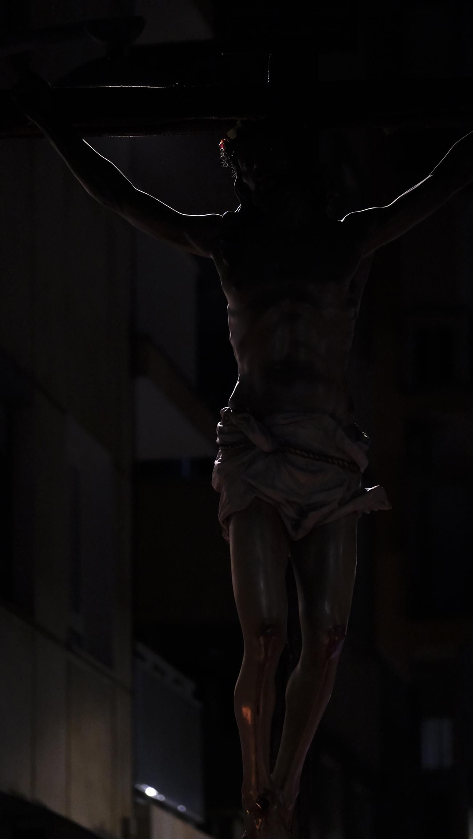 Las mejores imágenes de la Procesión del Perdón, en la noche del Martes Santo en Almería