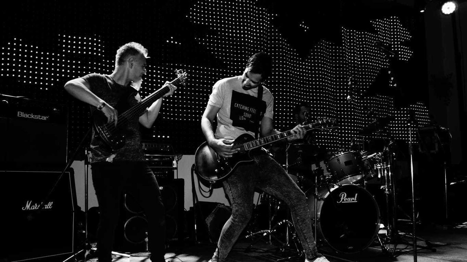 El grupo de rock alternativo Eiden, del que forman parte cuatro músicos, en uno de sus conciertos.