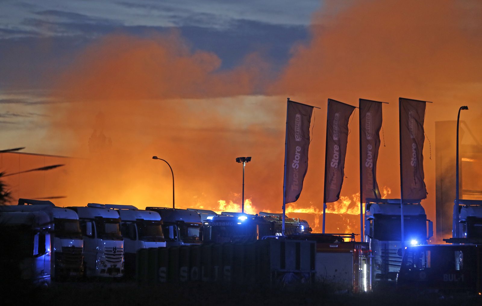 Incendio en Alcalá. Polig.La Red Sur