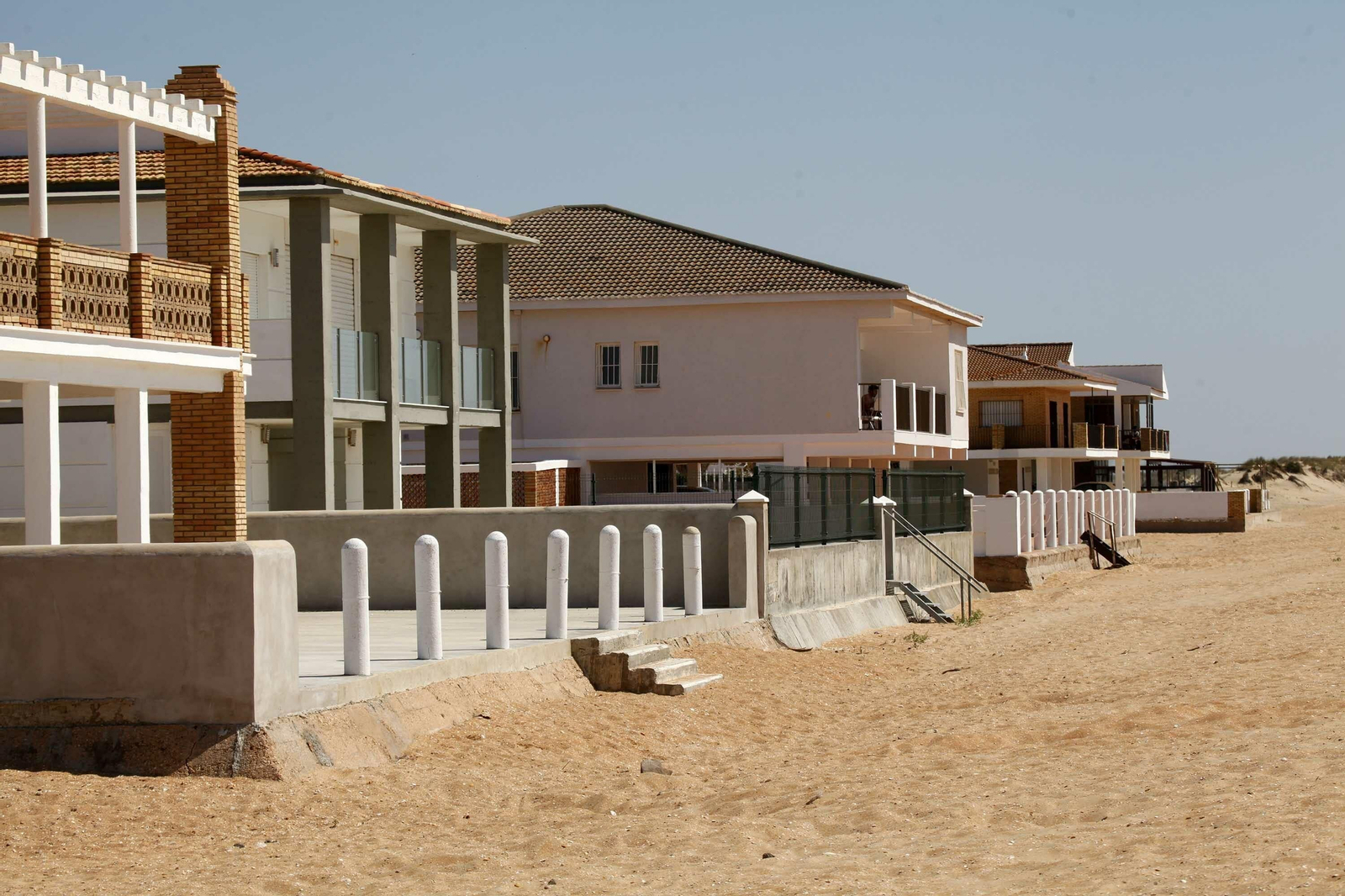 Las playas de la Costa de Huelva se preparan para la Semana Santa