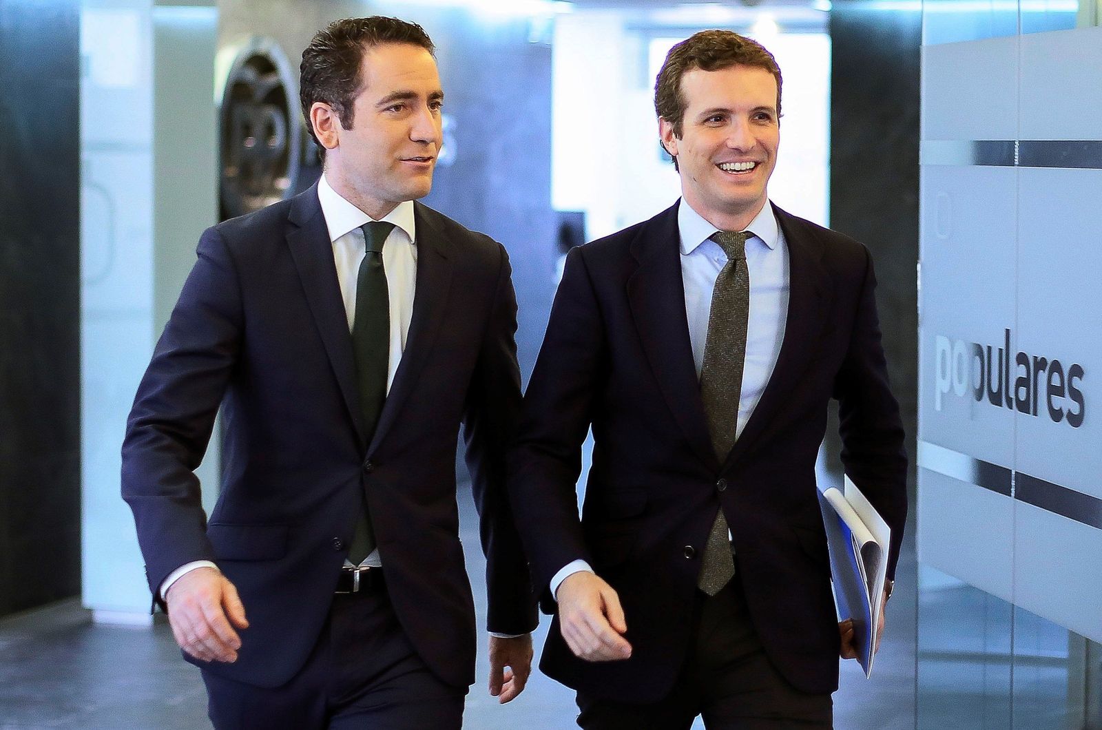Teodoro García Egea y Pablo Casado, se dirigen este lunes al comité de dirección del PP en Madrid.