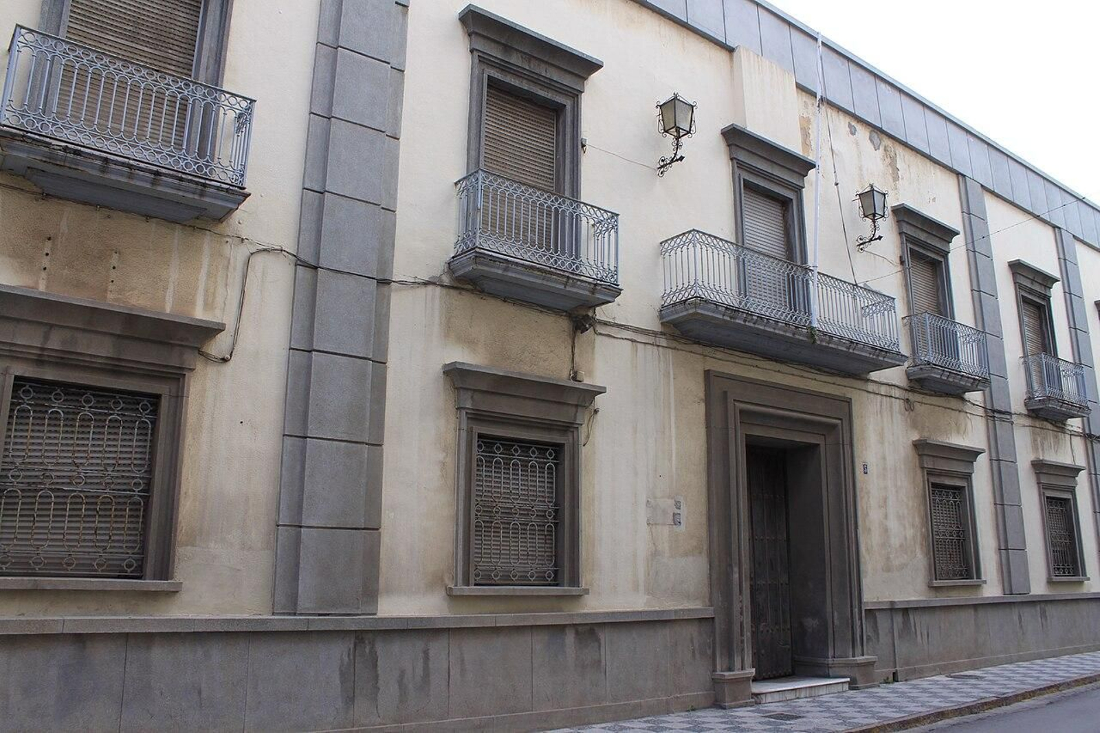 El Gobierno Militar de Campo de Gibraltar en la actualidad, en la zona de la plaza de abastos de Algeciras.