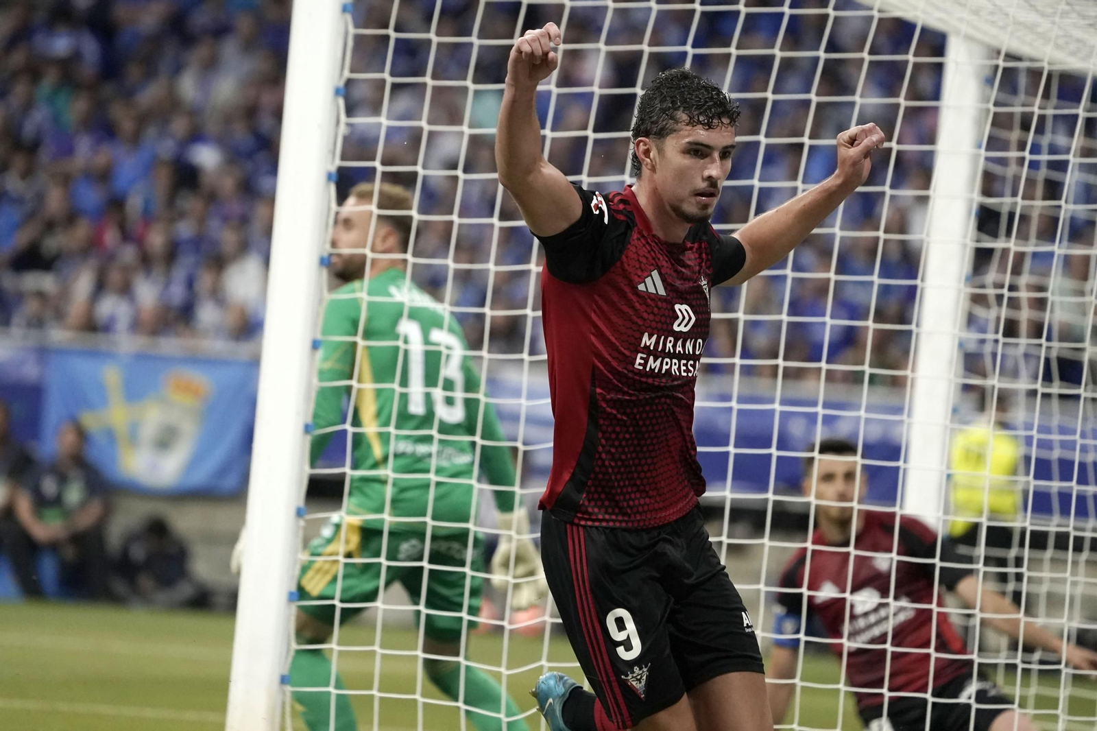 Las fotos del ascenso del Oviedo ante el Mirandés