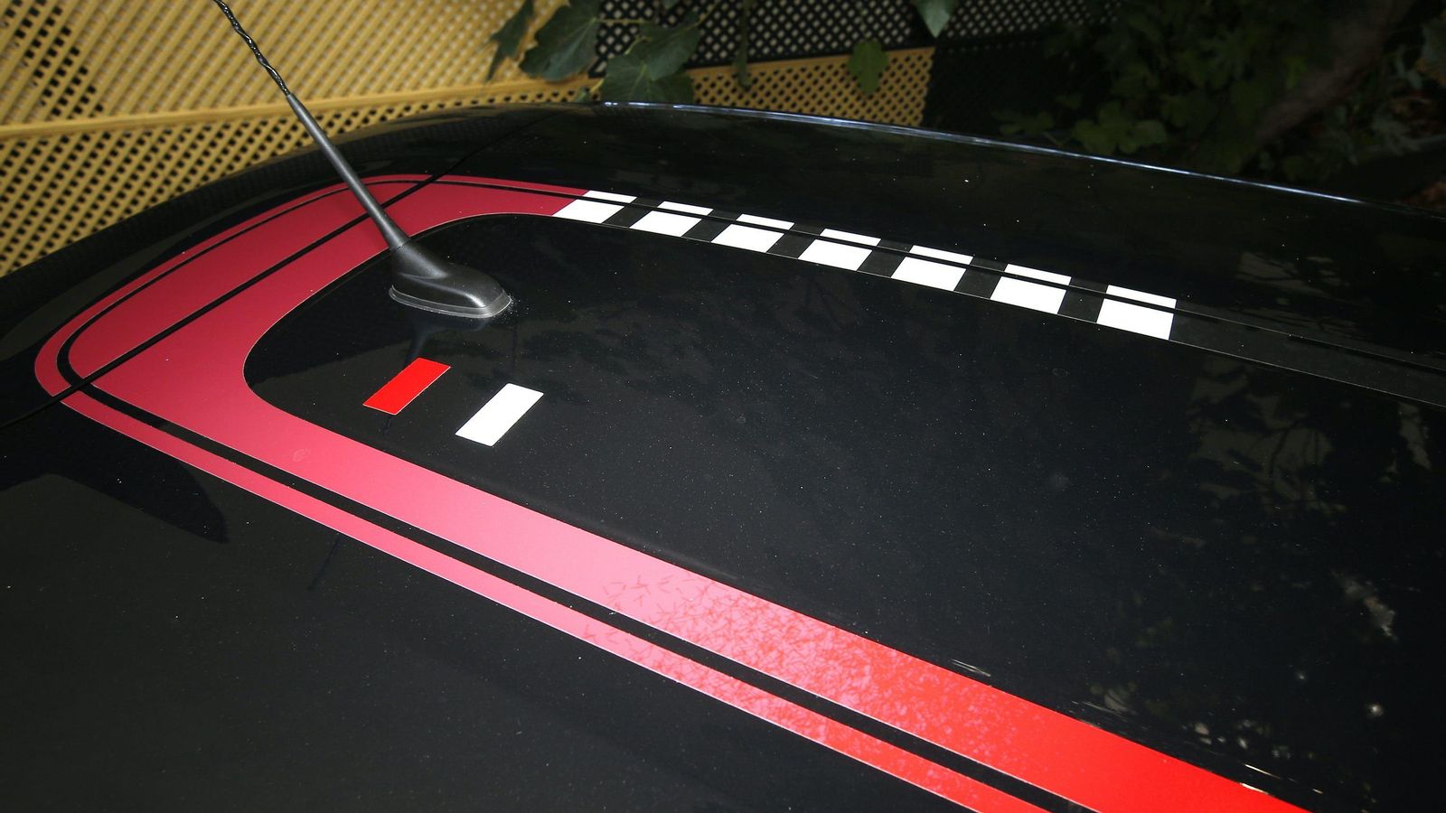 Los techos no sólo pueden tener colores distintos al resto de la carrocería, también pueden contar con varios diseños de stickers.