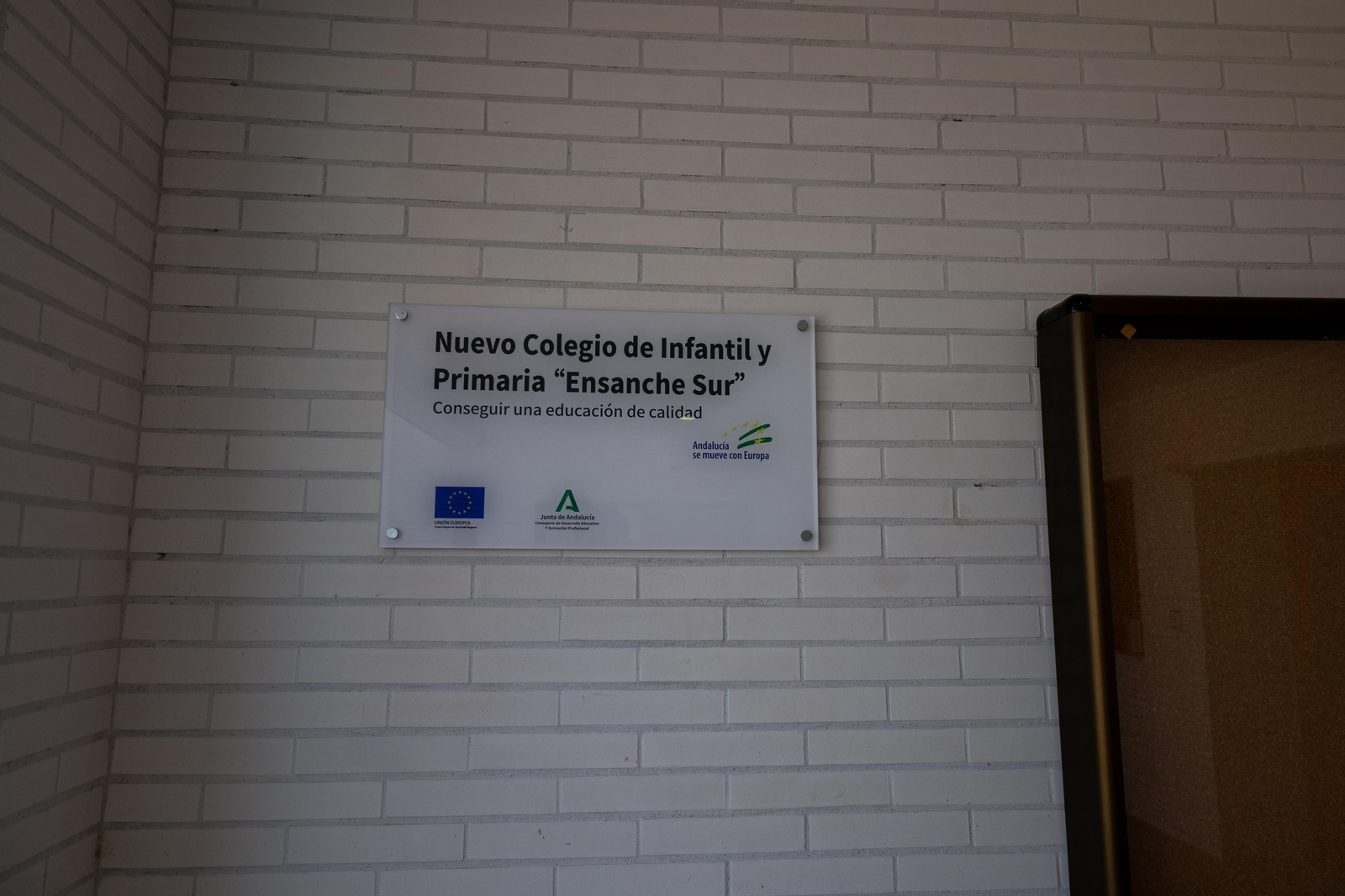 Un recorrido en imágenes por el interior del nuevo colegio del Ensanche Sur en Huelva