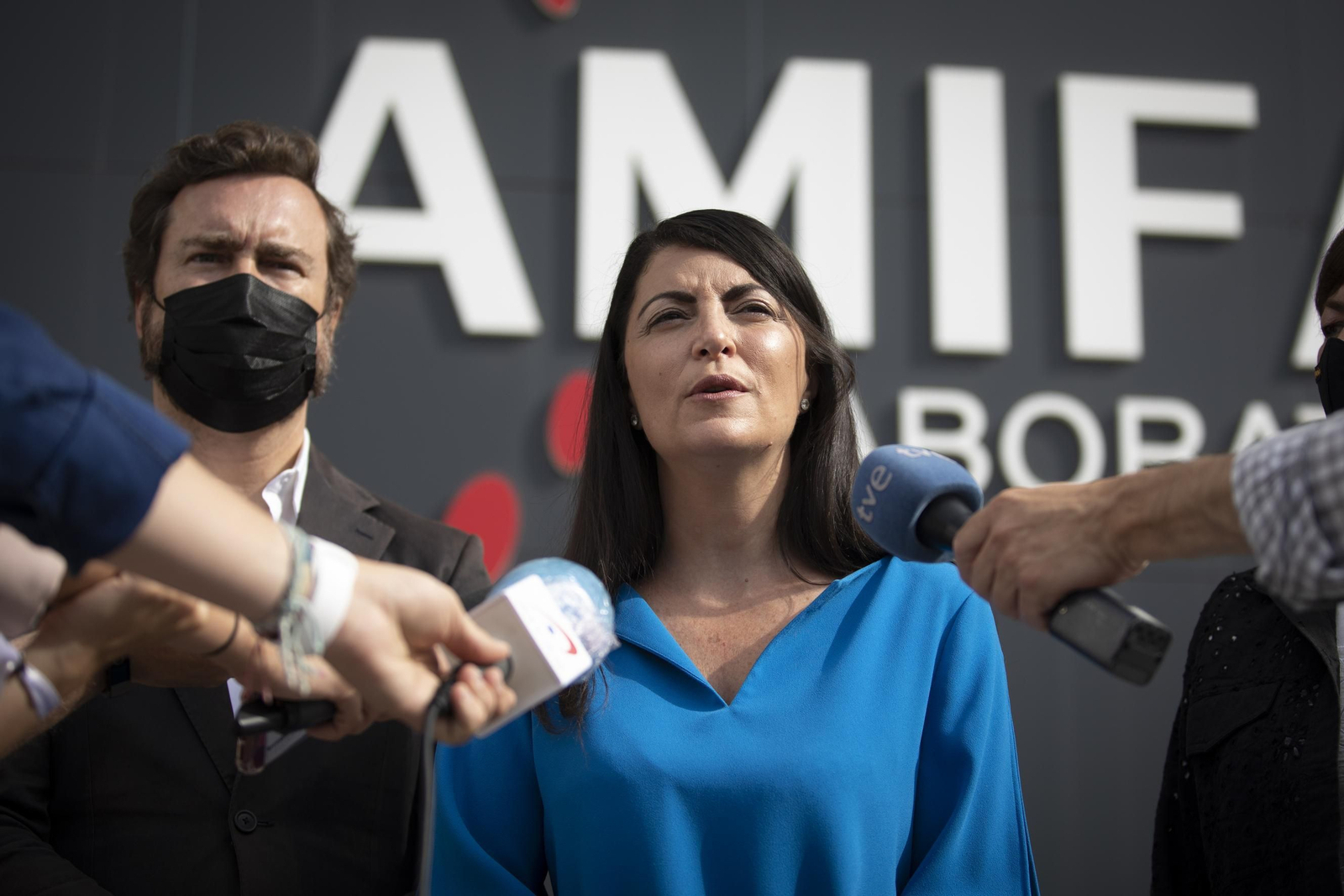 Macarena Olona (Vox) acusa al alcalde de Granada de actuar como "garrapata política"