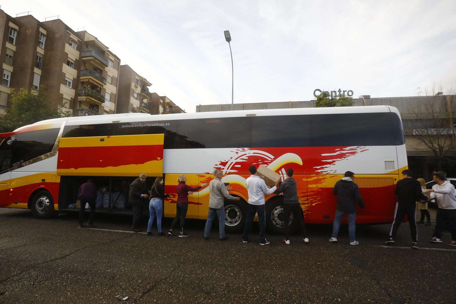 Las fotografías del nuevo cargamento solidario de Córdoba a Ucrania