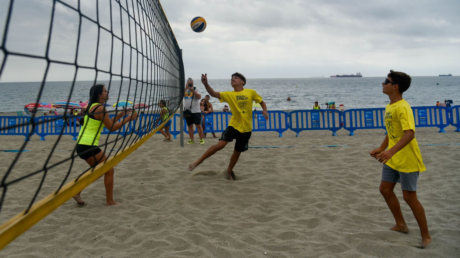VOLEIBOL PLAYA EN LA PLAYA DE SANTA BARBARA
