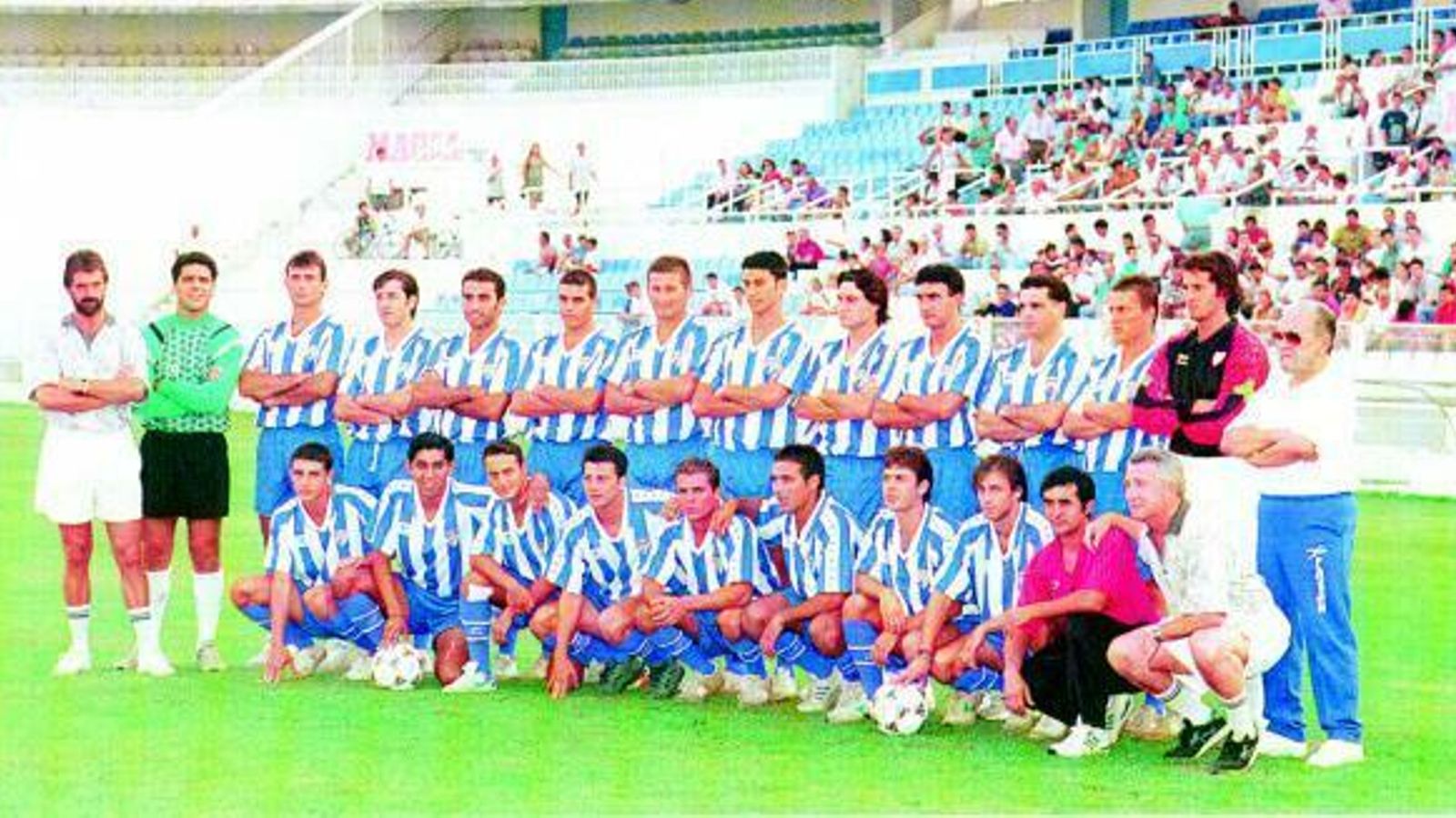 La plantilla del Málaga CF que subió a Segunda B en 1995.