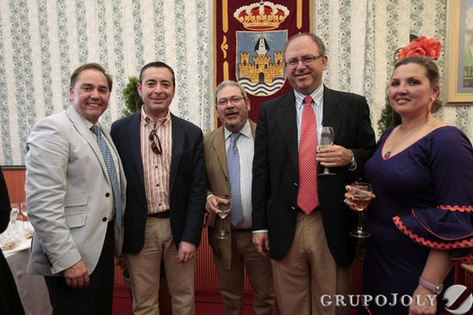 El juez López Marchena con su esposa Olga, junto al concejal de Turismo y Comercio, Raúl Capdevila; el gerente del centro comercial El Paseo, José Enrique Rodríguez  y José María Morillo.

Foto: Fito Carreto
