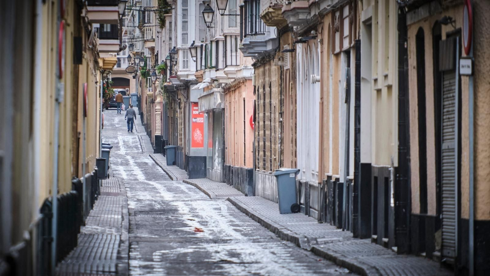 Una calle gaditana, desierta durante estos días.