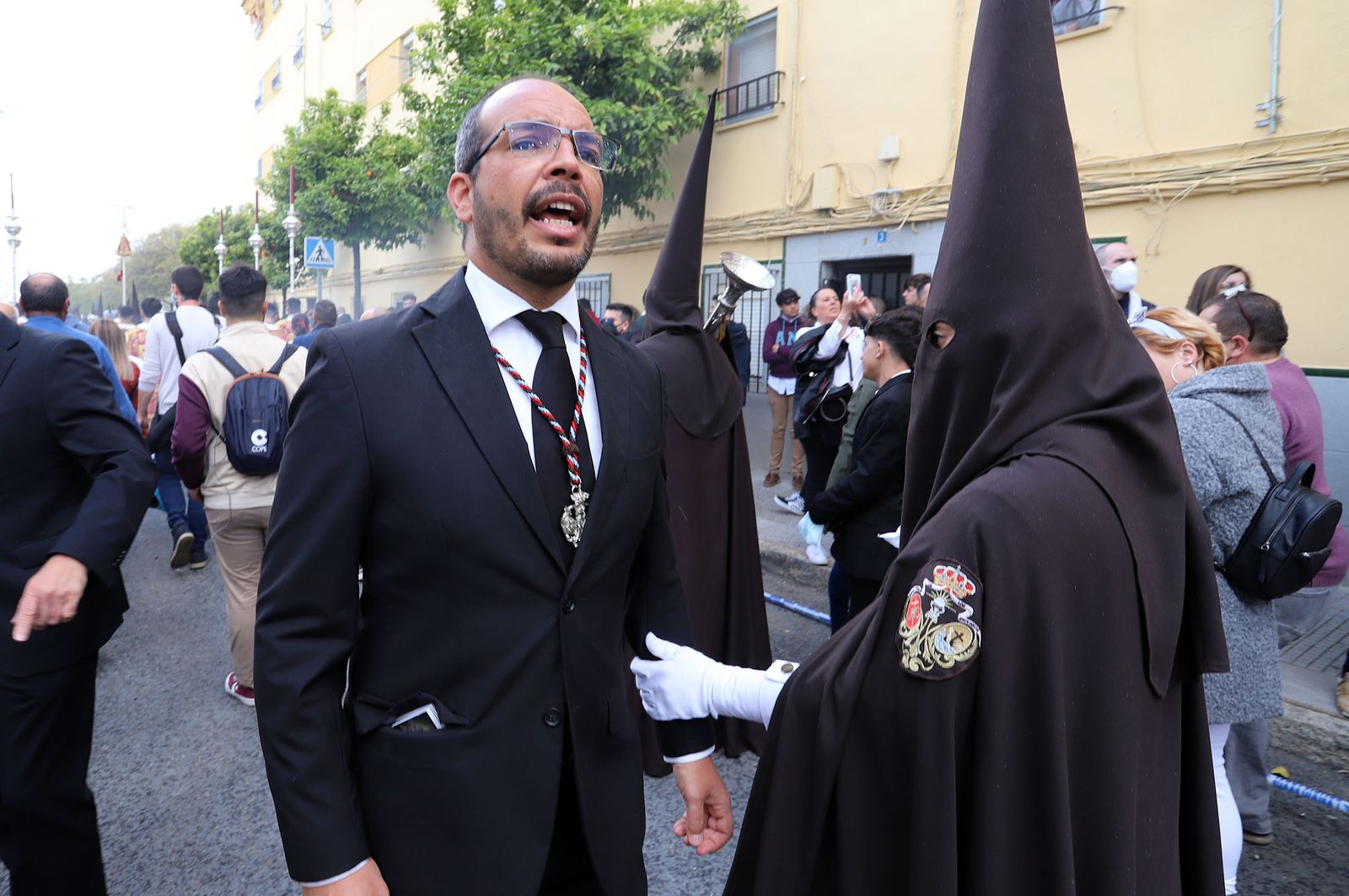 Imágenes de la procesión de La Sentencia por las calles de Huelva
