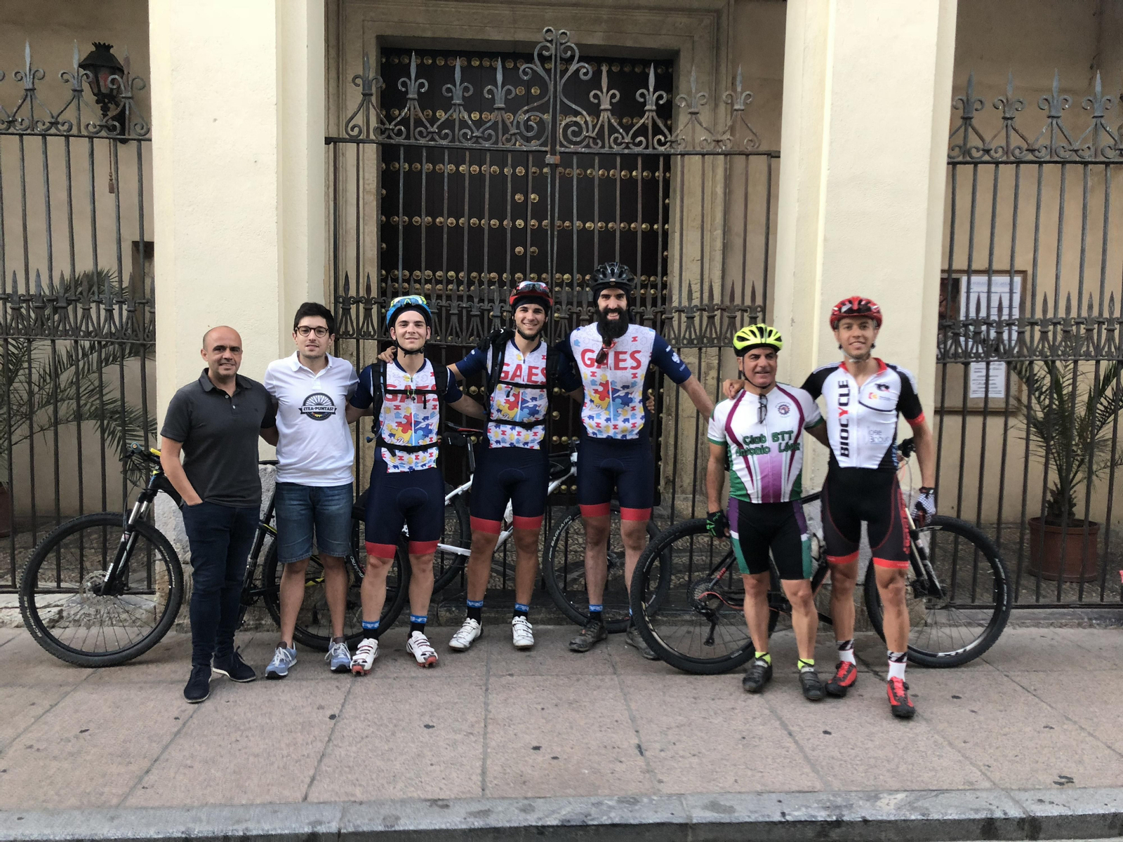 De Córdoba a  Finisterre en bici para ayudar a Autismo Córdoba