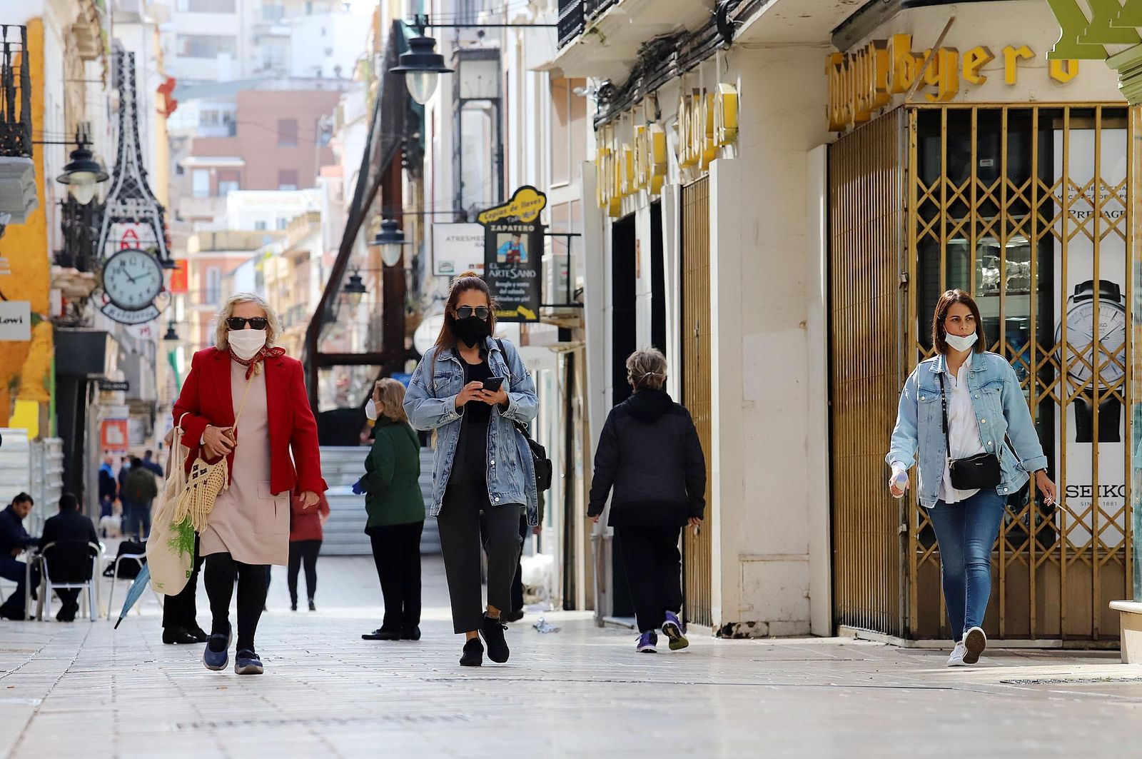 Imagen de una de las calles comerciales del centro de la capital onubense.