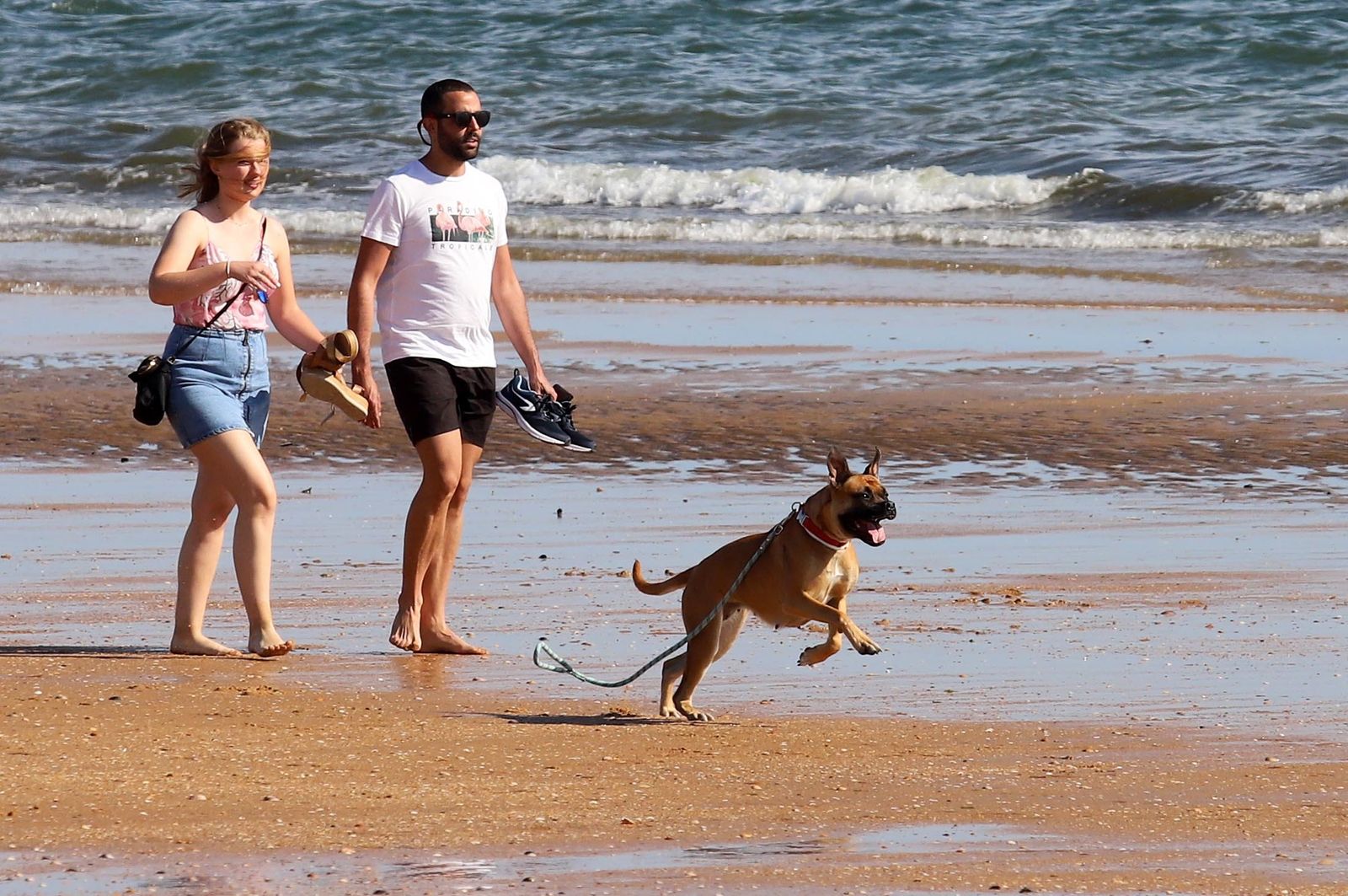 Imágenes de la playa de Punta Umbría en la fase 1 de la desescalada